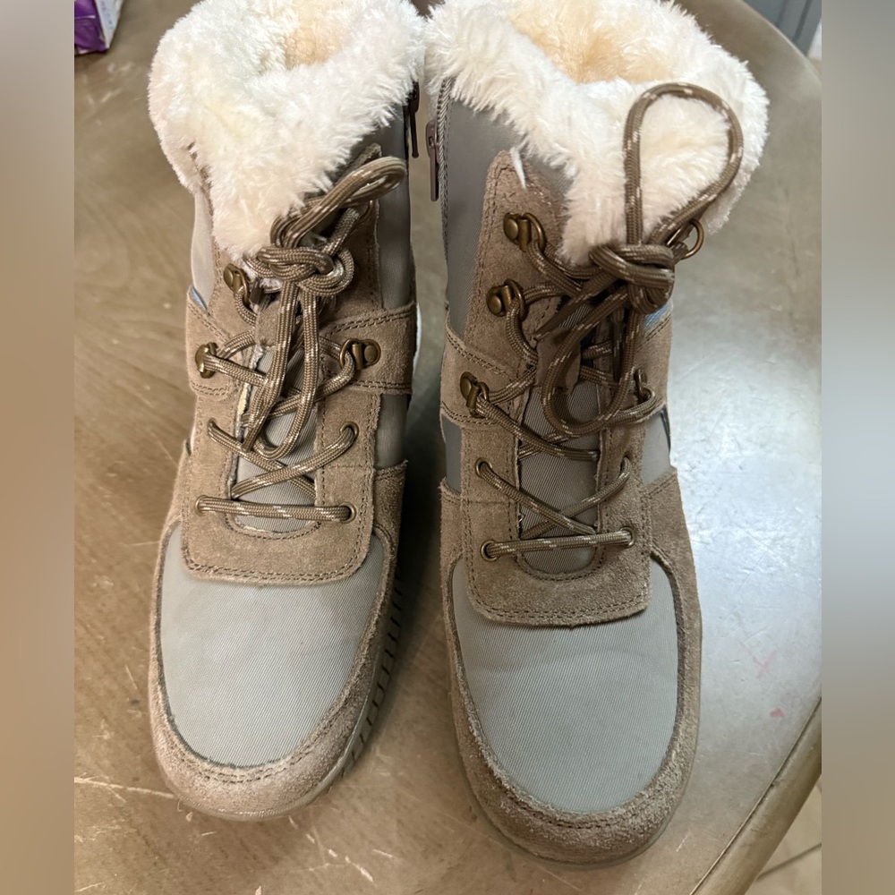 WEATHERPROOF Vintage 1948 Chloe Winter Boots Cold Weather Sneaker Snow Boots